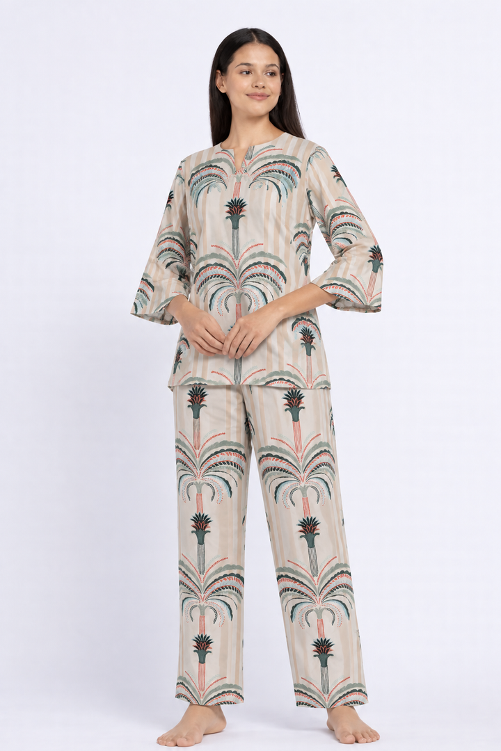 Heritage Bloom Print V-Neck 3/4th Sleeve Women's Night Suit