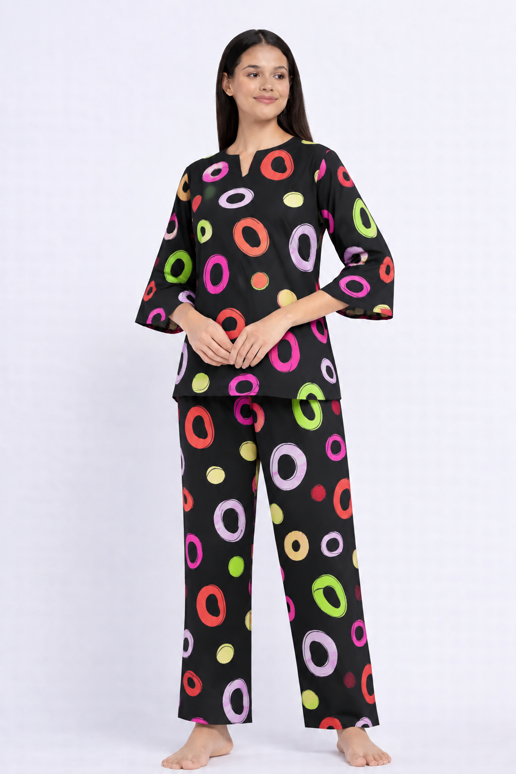 Retro Pop Circles V-Neck 3/4th Sleeve Women's Night Suit