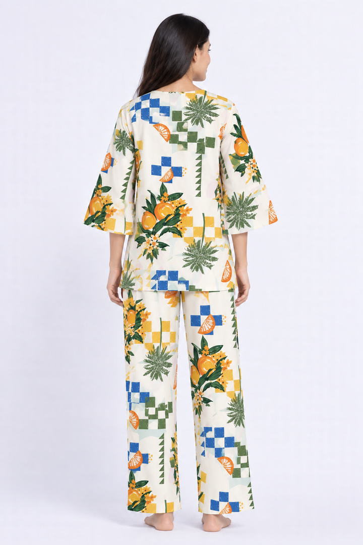 Citrus Garden Print V-Neck 3/4th Sleeve Women's Night Suit