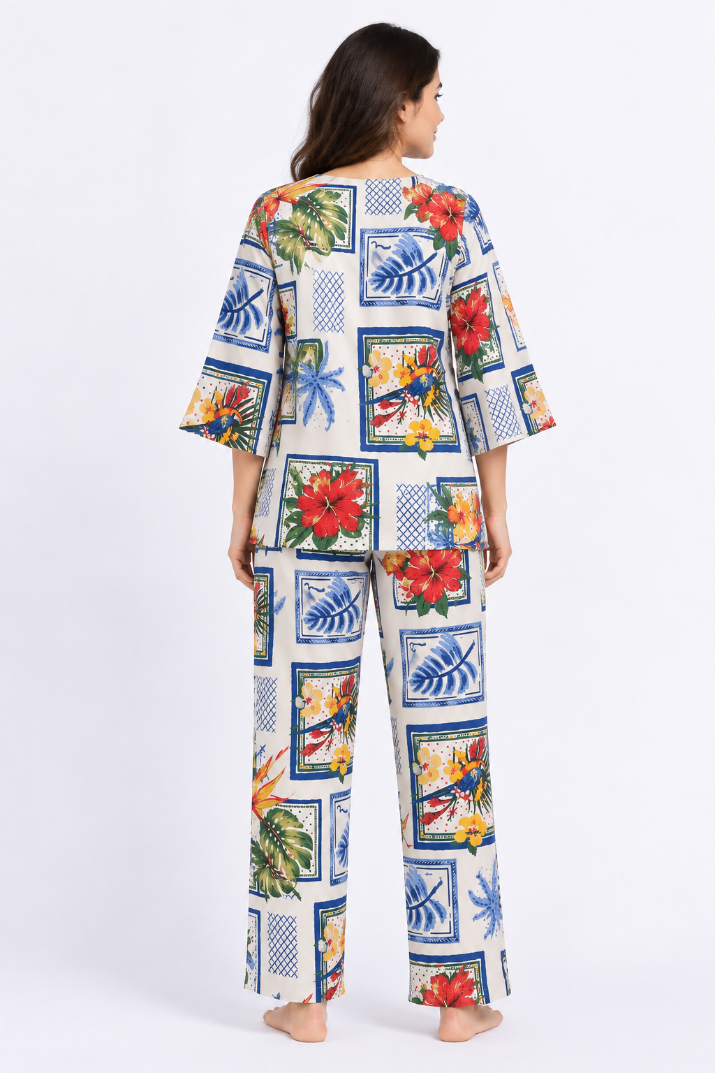 Tropical Mosaic Print V-Neck 3/4th Sleeve Women's Night Suit