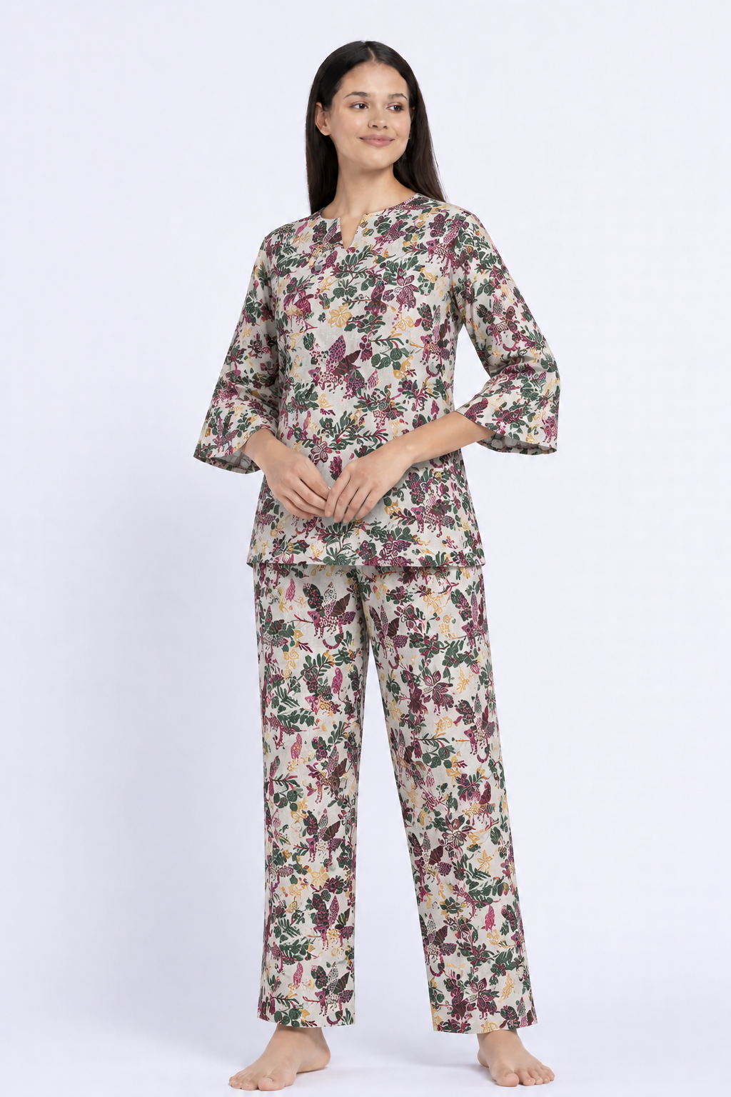 Peacock Paradise Print V-Neck 3/4th Sleeve Women's Night Suit