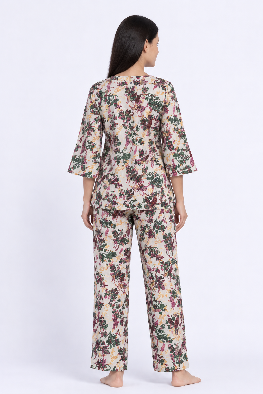 Peacock Paradise Print V-Neck 3/4th Sleeve Women's Night Suit