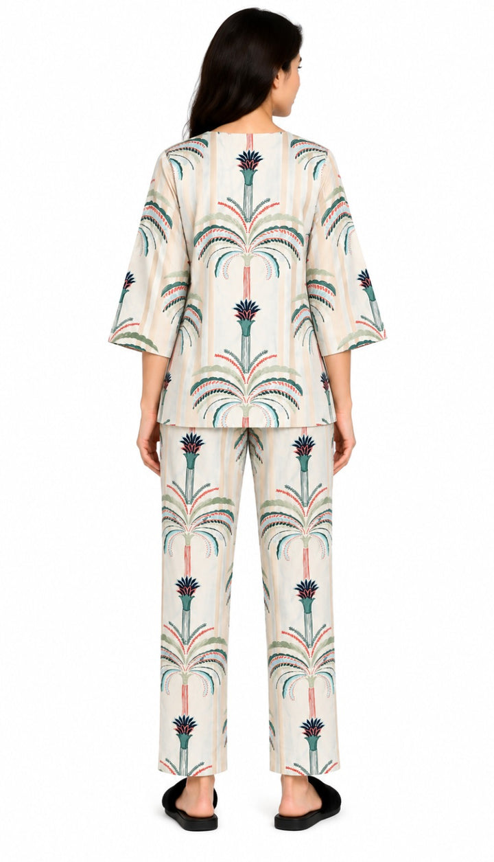 Heritage Bloom Print V-Neck 3/4th Sleeve Women's Night Suit