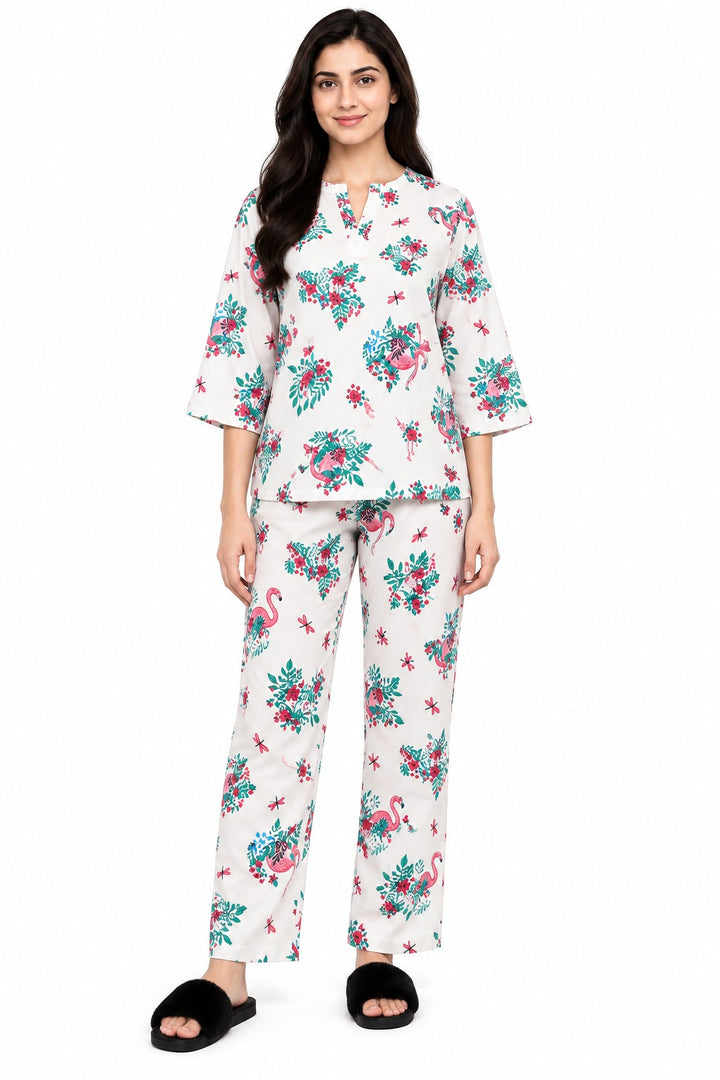 Blooming Flamingo Print V-Neck 3/4th Sleeve Women's Night Suit