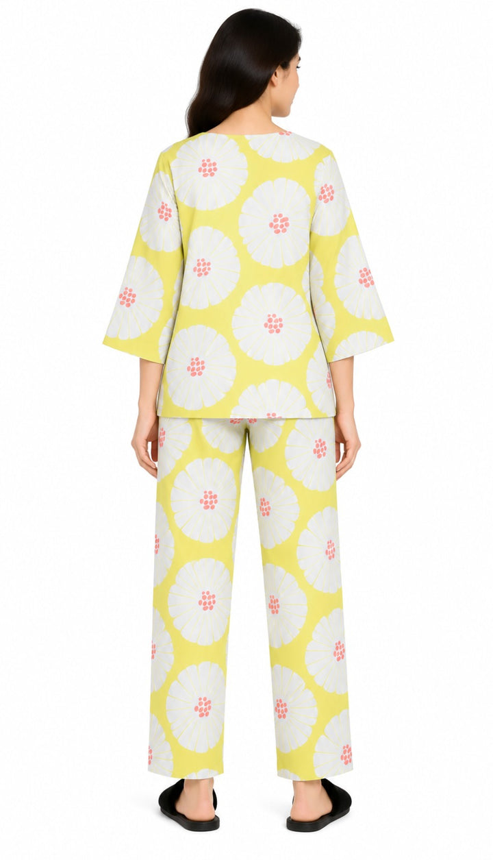Lemon Bloom Print V-Neck 3/4th Sleeve Women's Night Suit