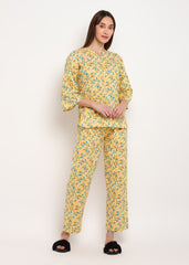 Yellow Zig Zag Line Print V Neck 3/4th Sleeve Women's Night Suit - Shopbloom
