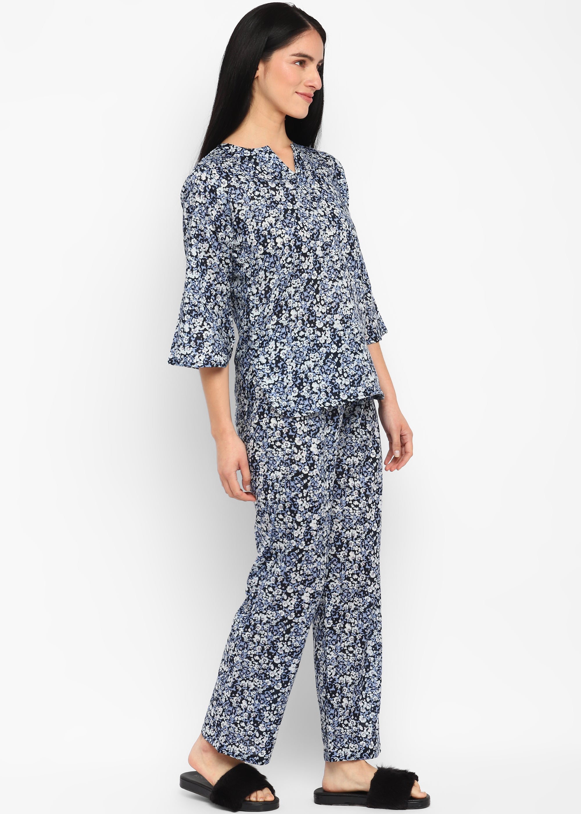 Abstract Ditsy Blue Flower Print V Neck 3/4th Sleeve Women's Night suit - Shopbloom