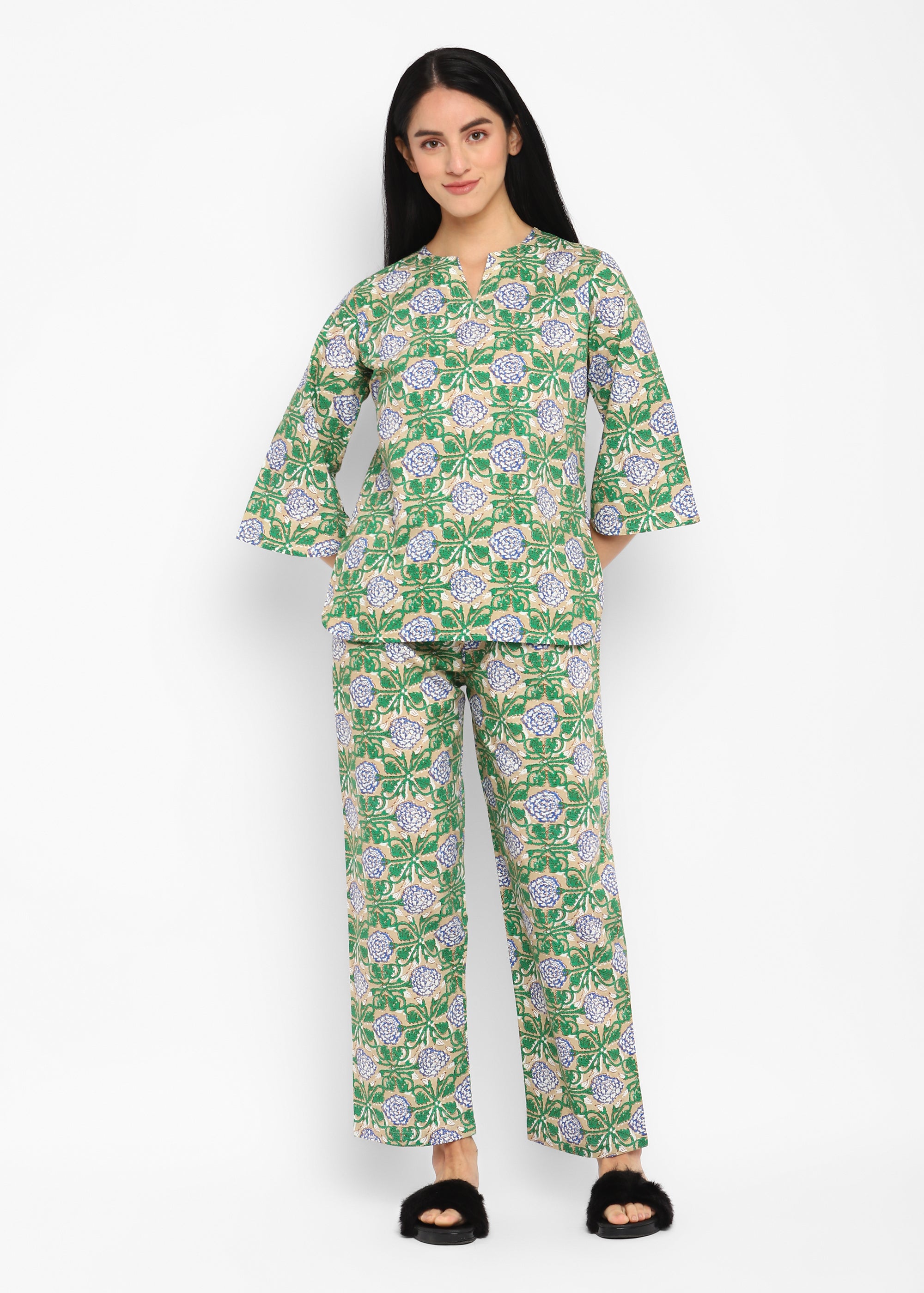 Blue Flower and Green Leaf Print V Neck 3/4th Sleeve Women's Night suit - Shopbloom