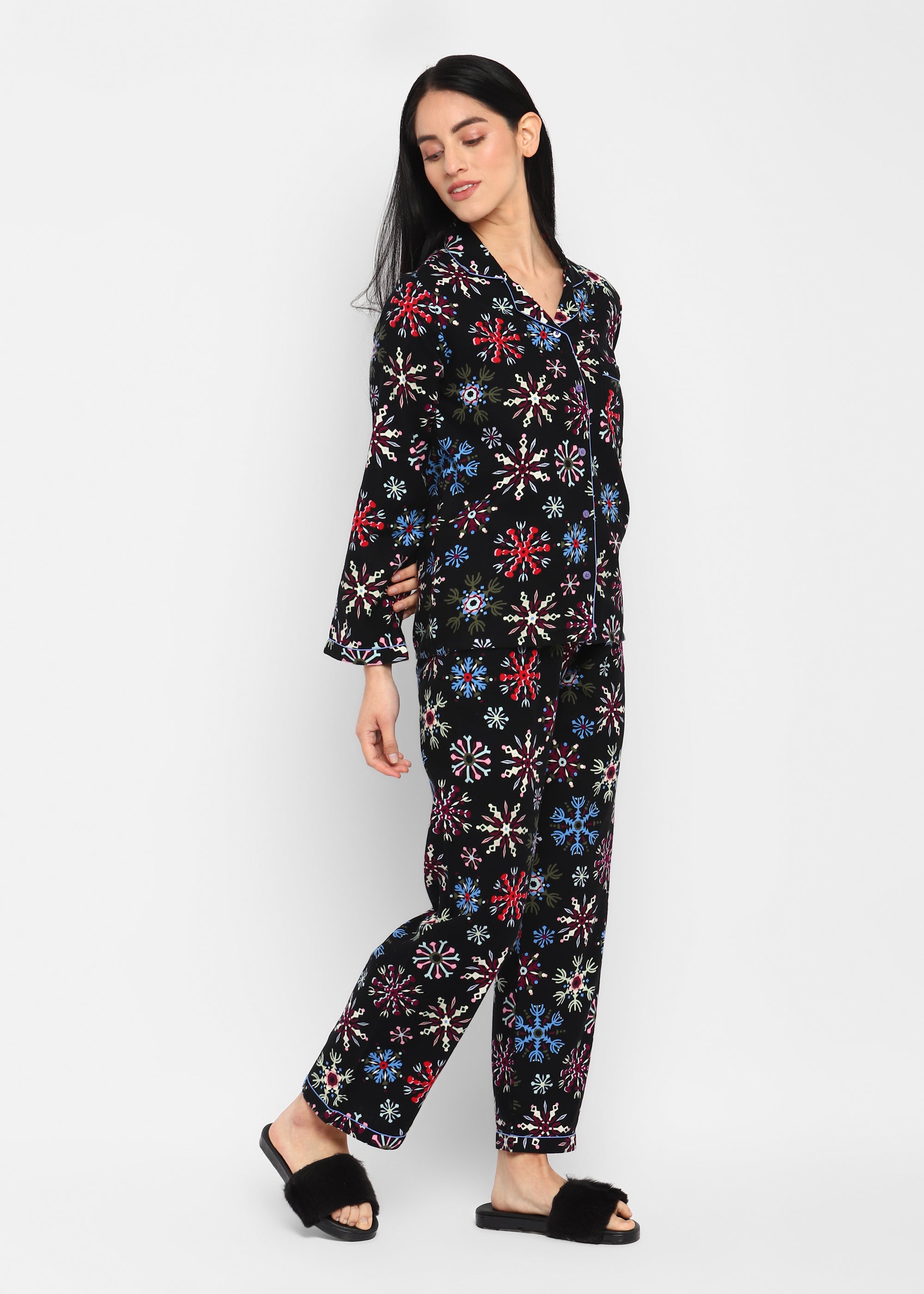 Colorful Snowflakes Print Cotton Flannel Long Sleeve Women's Night Suit - Shopbloom